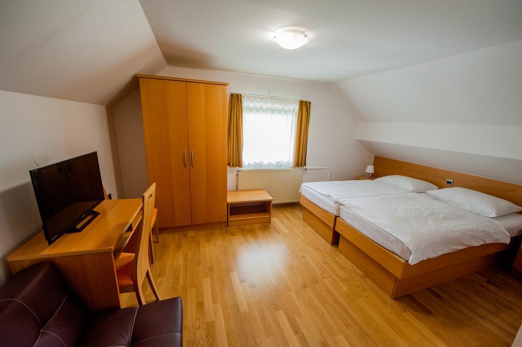 Guesthouse Veranda Мойстрана Екстер'єр фото